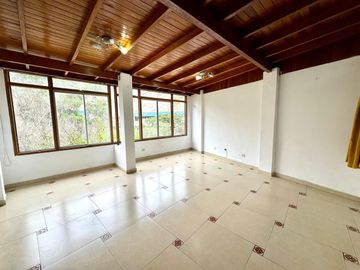 SE VENDE CASA ACONDICIONADA PARA OFICINA ADMINISTRATIVA