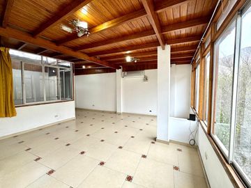 SE VENDE CASA ACONDICIONADA PARA OFICINA ADMINISTRATIVA