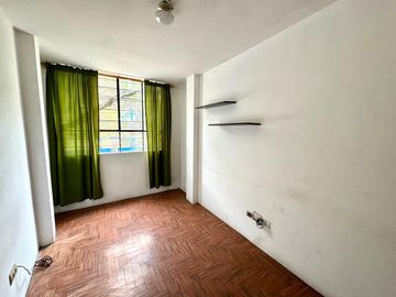 SE VENDE CASA ACONDICIONADA PARA OFICINA ADMINISTRATIVA