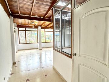 SE VENDE CASA ACONDICIONADA PARA OFICINA ADMINISTRATIVA
