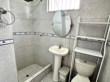 SE VENDE CASA ACONDICIONADA PARA OFICINA ADMINISTRATIVA