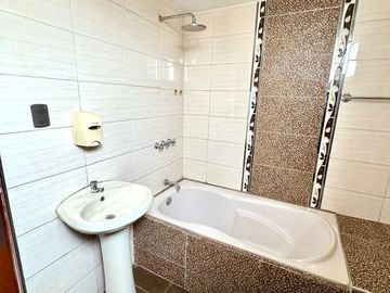 SE VENDE CASA ACONDICIONADA PARA OFICINA ADMINISTRATIVA