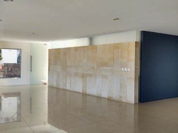 R303 Residencia en Venta Club de Golf Tres Marías con Alberca 3 Recámaras Morelia