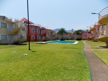 Departamento con alberca económico en venta en Las Gaviotas Acapulco Diamante