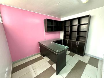 SE VENDE LOCAL ACONDICIONADO PARA CLÍNICA O LABORATORIO