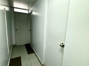 SE VENDE LOCAL ACONDICIONADO PARA CLÍNICA O LABORATORIO