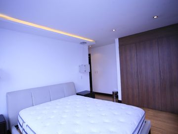 Venta de Hermoso Departamento Amoblado de 3 Dormitorios en La Portugal
