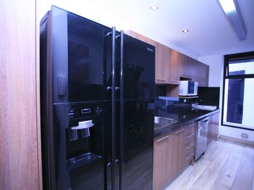Venta de Hermoso Departamento Amoblado de 3 Dormitorios en La Portugal