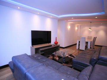 Venta de Hermoso Departamento Amoblado de 3 Dormitorios en La Portugal