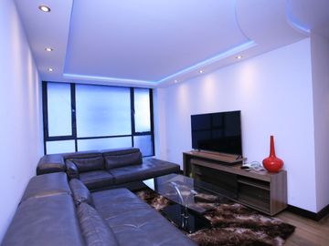 Venta de Hermoso Departamento Amoblado de 3 Dormitorios en La Portugal