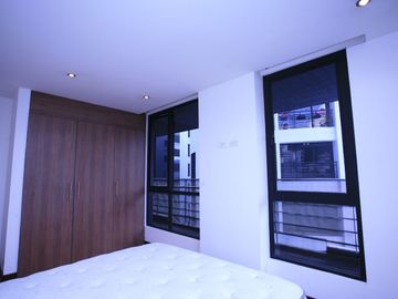 Venta de Hermoso Departamento Amoblado de 3 Dormitorios en La Portugal