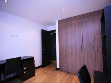 Venta de Hermoso Departamento Amoblado de 3 Dormitorios en La Portugal