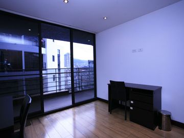 Venta de Hermoso Departamento Amoblado de 3 Dormitorios en La Portugal