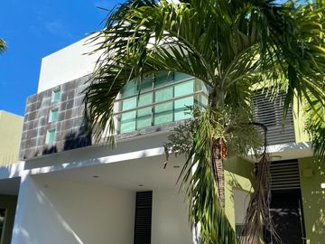 Hermosa Casa en Fracc. Villa Palmera