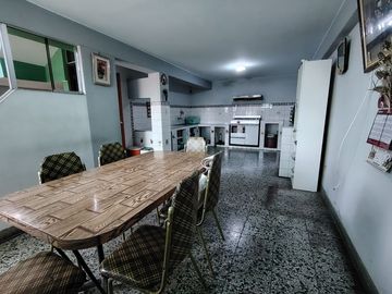 Se Vende Amplia Casa de 190m2 03Pisos+Azotea Sector 01 grupo 02 En Villa El Salvador!