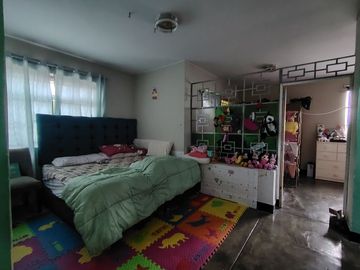 Se Vende Amplia Casa de 190m2 03Pisos+Azotea Sector 01 grupo 02 En Villa El Salvador!