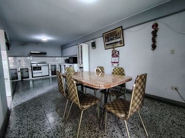 Se Vende Amplia Casa de 190m2 03Pisos+Azotea Sector 01 grupo 02 En Villa El Salvador!