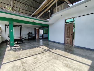 Se Vende Amplia Casa de 190m2 03Pisos+Azotea Sector 01 grupo 02 En Villa El Salvador!