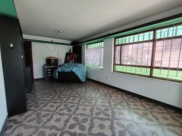 Se Vende Amplia Casa de 190m2 03Pisos+Azotea Sector 01 grupo 02 En Villa El Salvador!