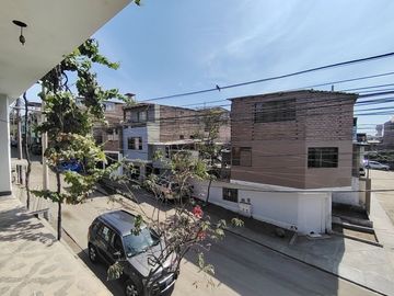 Se Vende Amplia Casa de 190m2 03Pisos+Azotea Sector 01 grupo 02 En Villa El Salvador!