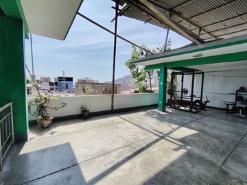 Se Vende Amplia Casa de 190m2 03Pisos+Azotea Sector 01 grupo 02 En Villa El Salvador!
