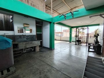 Se Vende Amplia Casa de 190m2 03Pisos+Azotea Sector 01 grupo 02 En Villa El Salvador!