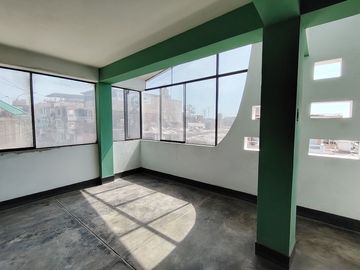 Se Vende Amplia Casa de 190m2 03Pisos+Azotea Sector 01 grupo 02 En Villa El Salvador!