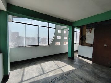 Se Vende Amplia Casa de 190m2 03Pisos+Azotea Sector 01 grupo 02 En Villa El Salvador!