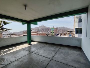 Se Vende Amplia Casa de 190m2 03Pisos+Azotea Sector 01 grupo 02 En Villa El Salvador!