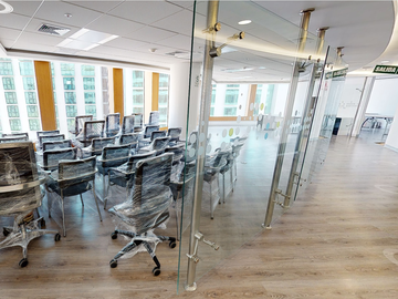 Alquiler de Oficina Centro Empresarial San Isidro, Av Santo Toribio