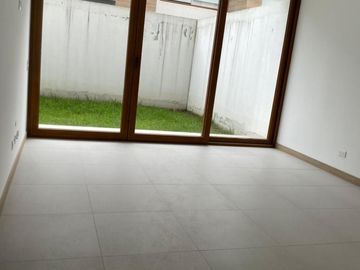 VENTA DE CASA NUEVA CON AMPLIAS AMENIDADES – RUTA VIVA