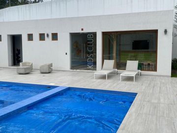 VENTA DE CASA NUEVA CON AMPLIAS AMENIDADES – RUTA VIVA