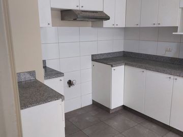 VENDO DUPLEX - OPORTUNIDAD ÚNICA!!    AMPLIA TERRAZA, ILUMINADO, MUY BUENA DISTRIBUCIÓN!!
