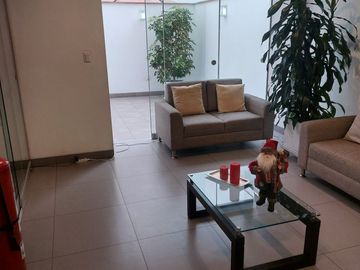 VENDO DUPLEX - OPORTUNIDAD ÚNICA!!    AMPLIA TERRAZA, ILUMINADO, MUY BUENA DISTRIBUCIÓN!!