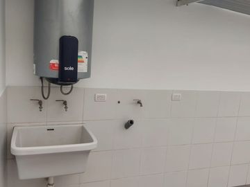 VENDO DUPLEX - OPORTUNIDAD ÚNICA!!    AMPLIA TERRAZA, ILUMINADO, MUY BUENA DISTRIBUCIÓN!!