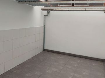 VENDO DUPLEX - OPORTUNIDAD ÚNICA!!    AMPLIA TERRAZA, ILUMINADO, MUY BUENA DISTRIBUCIÓN!!