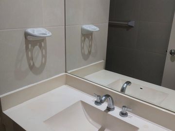 VENDO DUPLEX - OPORTUNIDAD ÚNICA!!    AMPLIA TERRAZA, ILUMINADO, MUY BUENA DISTRIBUCIÓN!!