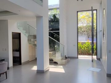 En venta lujosa y moderna casa en el  Sector La Moderna, El Tornero, Samborondon