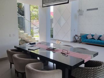 En venta lujosa y moderna casa en el  Sector La Moderna, El Tornero, Samborondon