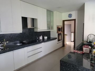 En venta lujosa y moderna casa en el  Sector La Moderna, El Tornero, Samborondon