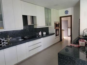 En venta lujosa y moderna casa en el  Sector La Moderna, El Tornero, Samborondon