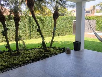 En venta lujosa y moderna casa en el  Sector La Moderna, El Tornero, Samborondon