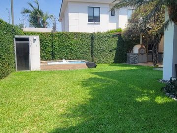 En venta lujosa y moderna casa en el  Sector La Moderna, El Tornero, Samborondon