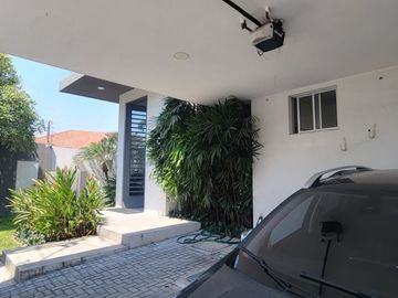 En venta lujosa y moderna casa en el  Sector La Moderna, El Tornero, Samborondon