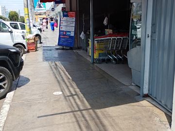 VENTA LOCAL COMERCIAL EN AV. HUSARES DE JUNIN URB LA MERCED