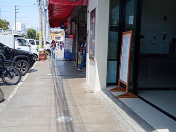 VENTA LOCAL COMERCIAL EN AV. HUSARES DE JUNIN URB LA MERCED