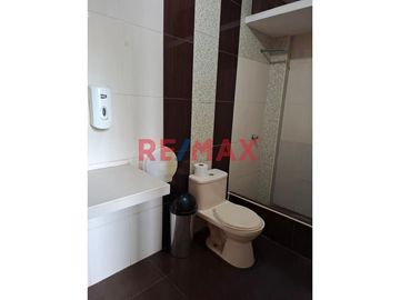 Alquiler De Local Comercial Con Mezzanine 1Er Piso Urb. San Luis (C. MELENDRES)