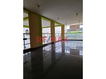 Alquiler De Local Comercial Con Mezzanine 1Er Piso Urb. San Luis (C. MELENDRES)