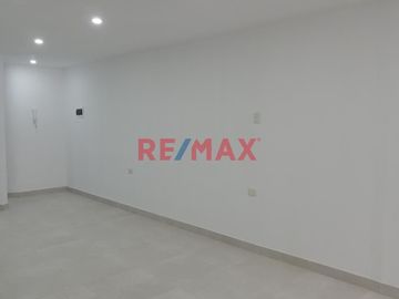 Departamento En Alquiler Segundo Piso Urb. Las Brisas(M. CHAPARRO)