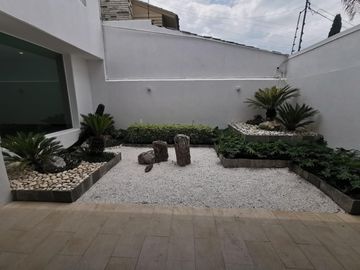 Residencia en venta en Santa Cruz Guadalupe , Puebla